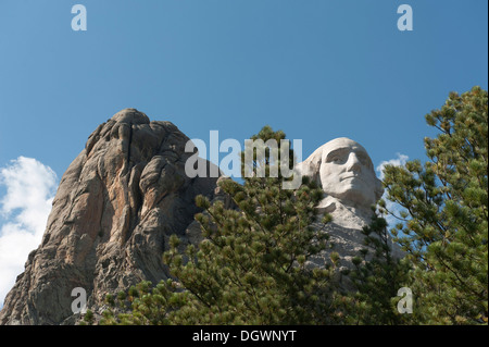 I busti di Presidente George Washington scolpite nella roccia, Mount Rushmore National Memorial, nei pressi di Rapid City, il Dakota del Sud, STATI UNITI D'AMERICA Foto Stock