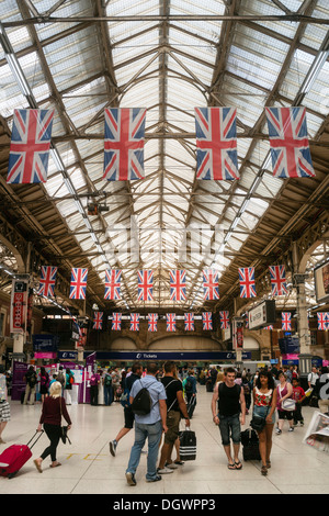 La stazione di Victoria stazione ferroviaria, London, England, Regno Unito, Europa Foto Stock