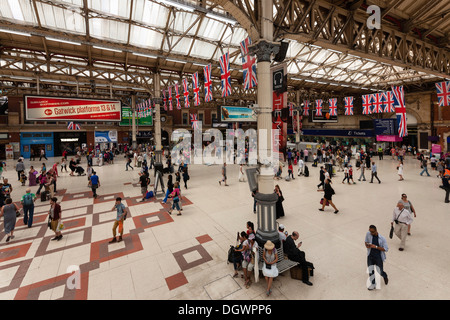 La stazione di Victoria stazione ferroviaria, London, England, Regno Unito, Europa Foto Stock