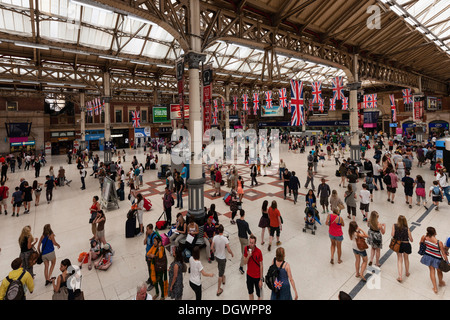 La stazione di Victoria stazione ferroviaria, London, England, Regno Unito, Europa Foto Stock
