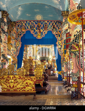 Occhio divino in Cao Dai Temple, durante una Santa Messa con adoratori, Caodaiism, Tay Ninh, Südvietnam, Vietnam Foto Stock