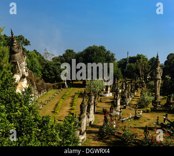 Xieng Khuan Buddha Park, Suan Xieng Khuan, Buddha Reclinato, Vientiane, Provincia di Vientiane, Laos Foto Stock