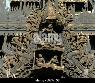 Shwedagon pagoda, sculture in legno, Rangun, Regione di Yangon, MYANMAR Birmania Foto Stock