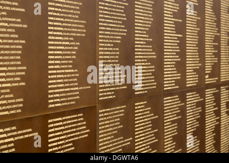 Mémorial de la Shoah, elenco di 'giusti fra le nazioni" (nomi dei cittadini che ha tentato di salvare gli ebrei in WW2), Parigi, Francia Foto Stock