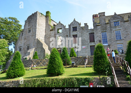 Hay Castle e Mansion, Città Alta, Hay-on-Wye (Y Gelli Gandryll), Powys, Wales, Regno Unito Foto Stock