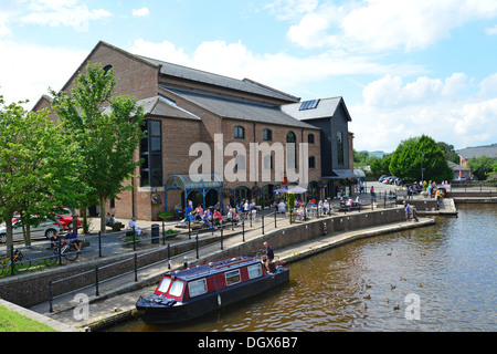 THEATR Brycheiniog (teatro) a Canal Wharf, il Monmouthshire e Brecon Canal, Brecon, Powys, Galles, Regno Unito Foto Stock