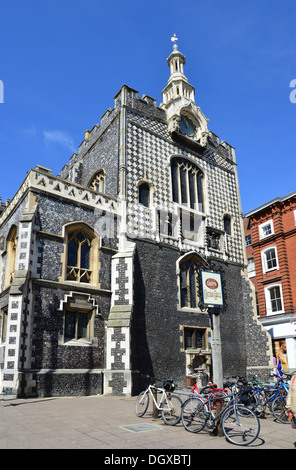 Xv secolo Norwich Guildhall, la piazza del mercato, Norwich, Norfolk, Inghilterra, Regno Unito Foto Stock