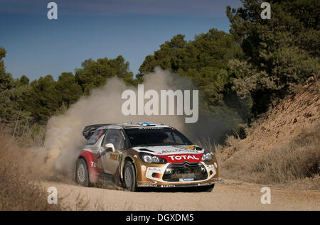 Immagine: Steve Race - La Fatarella; Spagna. Domenica 27 ottobre 2013. Speciale allo stadio 12 [Terra Alta] del 2013 WRC (World Rally Championship) Rally RACC Catalunya con il No.2 Mikko Hirvonen e Jarmo LEHTINEN nel loro CITROËN DS3 WRC World Rally Car. Foto Stock