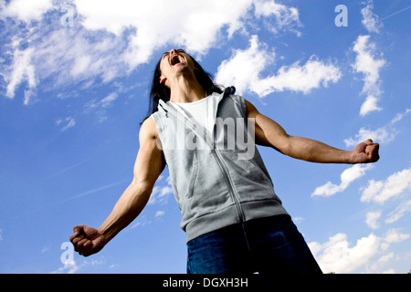 Attore Louis Cunanan urlando come forte come egli può Foto Stock