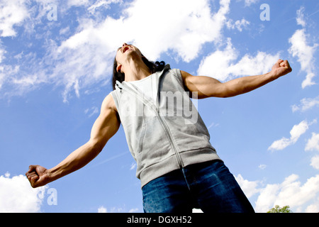 Attore Louis Cunanan urlando come forte come egli può Foto Stock