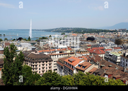Vista sul Lago di Ginevra con il Jet d'Eau, Ginevra, Svizzera, Europa Foto Stock