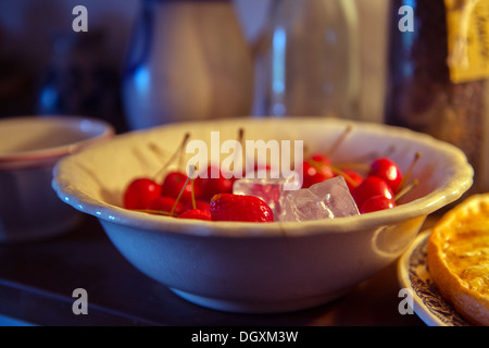 In passato mantenendo la frutta fresca con cubetti di ghiaccio Foto Stock