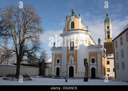 Il monastero, chiesa parrocchiale barocca di San Giorgio, Ochsenhausen, Landkreis Biberach distretto, Baden-Wuerttemberg Foto Stock