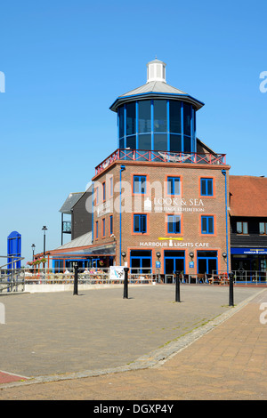 Accanto al fiume Arun a Littlehampton nel West Sussex sulla costa sud dell'Inghilterra. Foto Stock