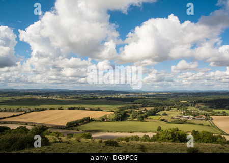 Guardando verso il Sussex Weald dal South Downs nel West Sussex. Foto Stock