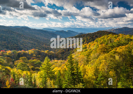 Smoky Mountains paesaggio di ritrovata Gap in autunno. Foto Stock