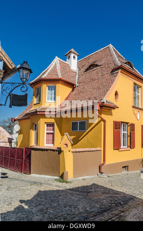 Case colorate in Sighisoara, Romania Foto Stock