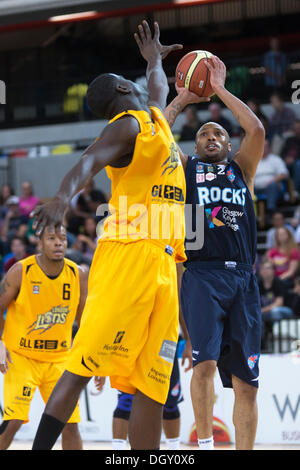 #24 Chez segni di ripresa di guardia, Laurent Centro irlandese di blocco, Londra, Regno Unito. 27 ott 2013. BBL: London Lions v Glasgow Rocks, casella di rame a Londra, Inghilterra. Credito: Simon Balson/Alamy Live News Foto Stock