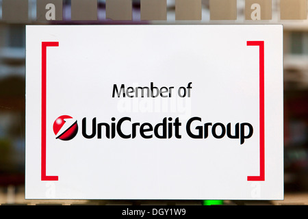 Cartello con il logo del Gruppo UniCredit, a Villach, Carinzia, Austria, Europa Foto Stock