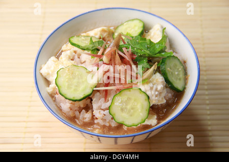 Hiyajiru (riso bollito oltre che a freddo la zuppa di miso è versata) Foto Stock