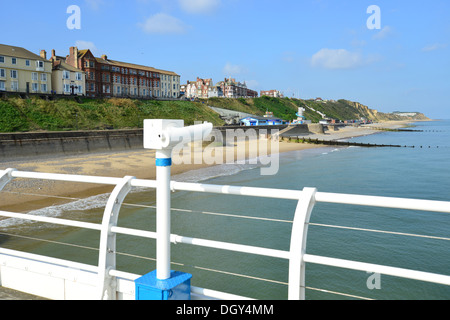 Spiaggia Vista da Cromer Pier e Cromer, Norfolk, Inghilterra, Regno Unito Inghilterra, Regno Unito Foto Stock