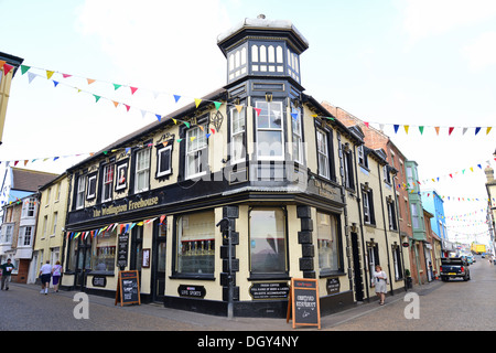 Il Wellington Hotel e Freehouse, Via Giardino, Cromer, Norfolk, Inghilterra, Regno Unito Inghilterra, Regno Unito Foto Stock