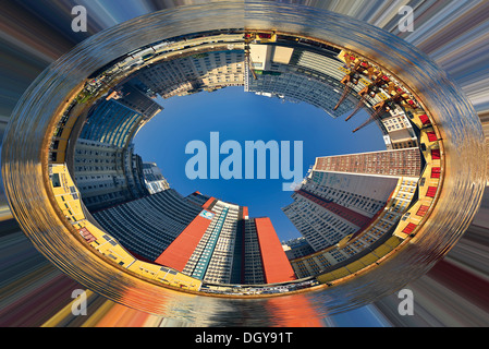 Il Brasile, Porto Alegre: Creative imaging con uso del filtro sulla skyline della città sul Lago Guaíba Foto Stock