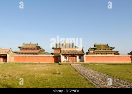 Tempio dell'interno complesso di Erdene Zuu Khiid monastero Karakorum, Kharkhorin, Oevoerkhangai Aimak, Mongolia, Asia Foto Stock