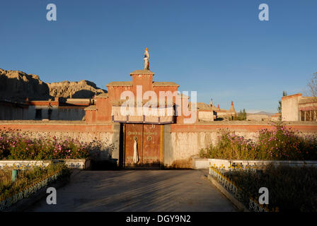 Tempio e monastero Toling nell'antico regno di Guge, Tibet occidentale, Provincia di Ngari, Tibet, Cina e Asia Foto Stock