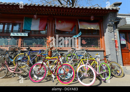 Singola velocità di biciclette, il più popolare negozio di biciclette a Pechino in un tradizionale vecchio hutong, Un residenziale tradizionale Foto Stock