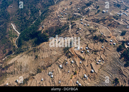 Vista aerea di campi nei pressi Tashigang, Bhutan, Est Bhutan - Asia Foto Stock