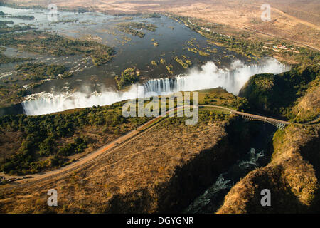 Vista aerea, Victoria Falls, Zimbabwe Africa Foto Stock