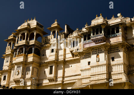 Palazzo di Città, Udaipur, Rajasthan, India Foto Stock