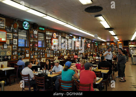 Katz's Delicatessen, East Houston Street Lower East Side di New York City, New York, Stati Uniti d'America, USA, America del Nord Foto Stock