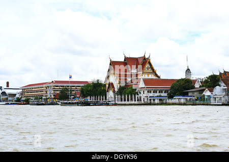 Il fiume Chao Phraya a Bangkok, in Thailandia Foto Stock