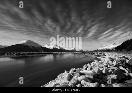 Di luna piena in scena al braccio Turnagain, Alaska Foto Stock