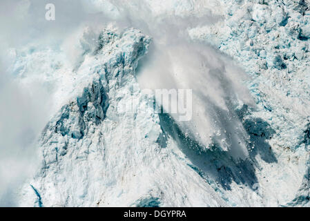 Il ghiacciaio del parto, Cascata Glacier, Barry braccio, Prince William Sound, Alaska, Stati Uniti Foto Stock