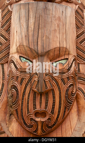 Arte Maori maschera in legno Foto Stock