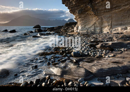 Costa rocciosa, Elgol, Isola di Skye, Scotland, Regno Unito Foto Stock
