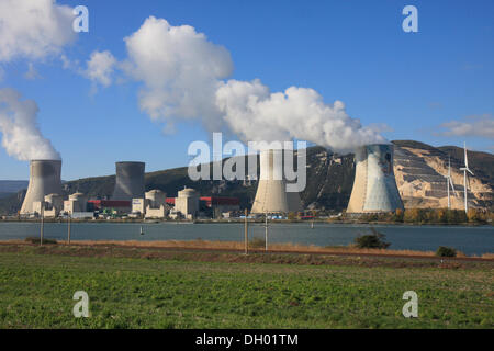 Un impianto ad energia nucleare, Centrale nucléaire de Cruas-Meysse sul Rodano tra Valence e Montelimar, Ardèche, Rhône-Alpes Foto Stock