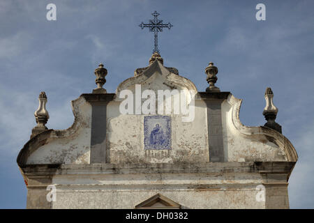 Igreja de Nossa Senhora do Carmo chiesa in Tavira, Algarve, Portogallo, Europa Foto Stock