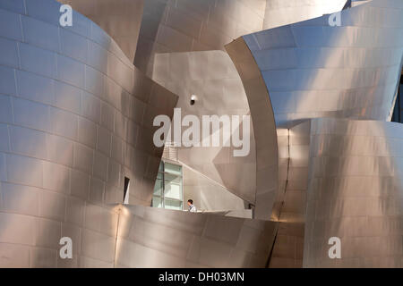 Walt Disney Concert Hall di architettura moderna di Frank Gehry, Los Angeles, California, Stati Uniti Foto Stock