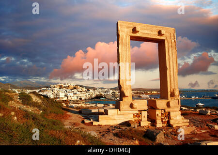 Porta alle rovine del tempio di Apollo, NAXOS, CICLADI Grecia, Europa Foto Stock