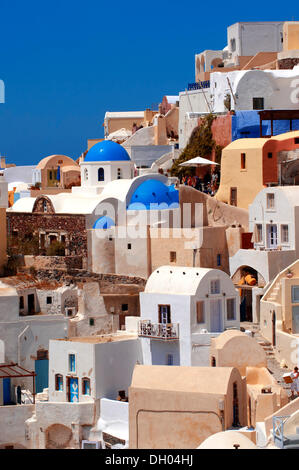 Cittadina di Oia, ia, SANTORINI, CICLADI Grecia, Europa Foto Stock