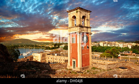 Torre dell'orologio della vecchia cittadella di Corfù città castello, Corfu, Isole Ionie, Grecia, Europa Foto Stock