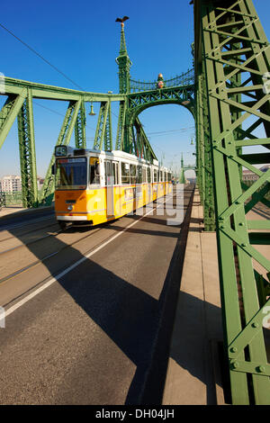 Libertà o libertà Bridge, Szabadság híd, Budapest, Ungheria, Europa Foto Stock