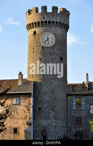 Torre di città, la torre di porta del centro storico, Bagnaia, Lazio, Italia Foto Stock