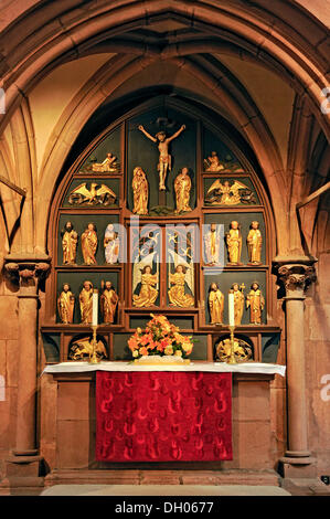 Apostolo altare o altare di laici nella schermata di rood, la chiesa romanica di Santa Maria, Gelnhausen, Hesse, Germania Foto Stock