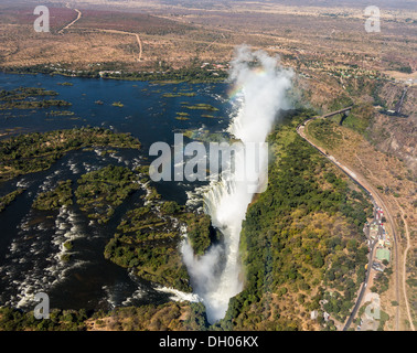 Victoria Falls sul fiume Zambesi, Sud Africa - vista aerea Foto Stock