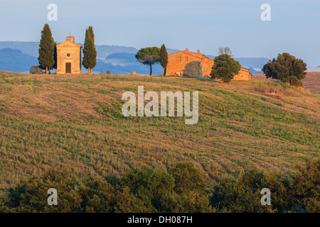 La Cappella della Madonna di Vitaleta, nel cuore della Toscana vicino a Pienza in de Val d'Orcia Foto Stock